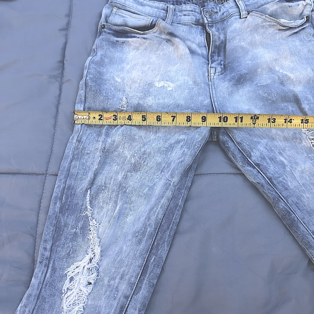 NWOT Rue21 Premium distressed skinny supreme flex jeans. Size 34w/32 ins. 70%cot